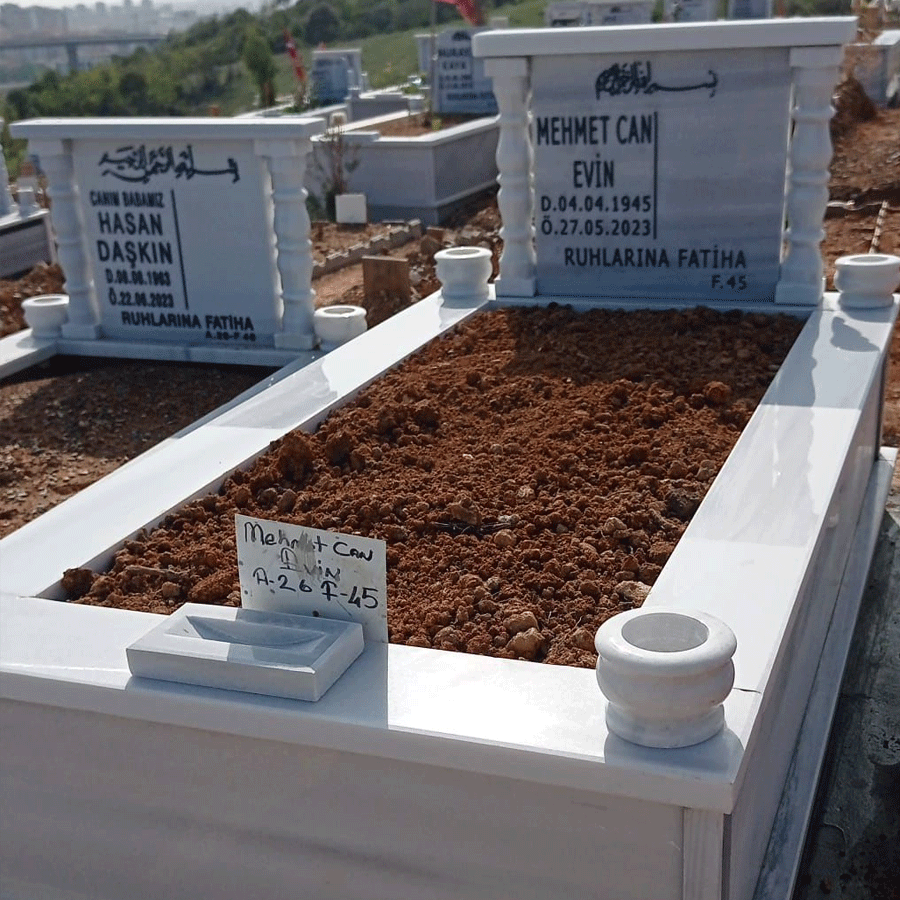 Mezar Taşı Yapımında Kullanılan Malzemeler ve İşçilik